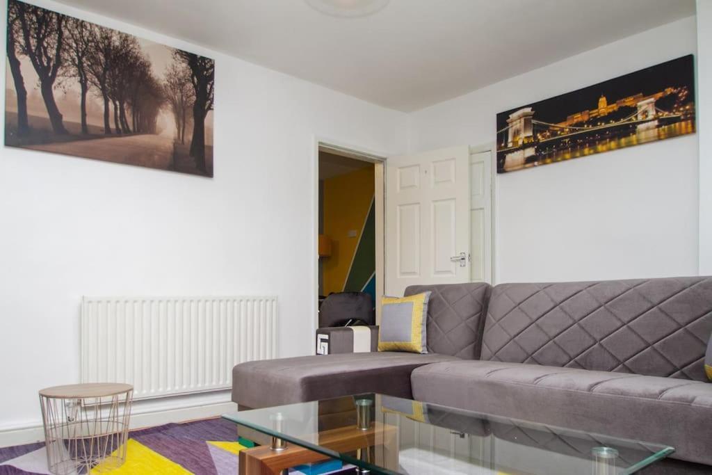 Allen Wednesbury Accommodation Exterior foto